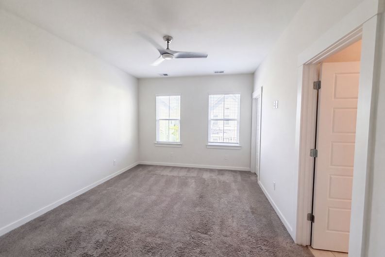 Photo 19 of 26 of 2021 Codorus Ln, Hanahan, SC