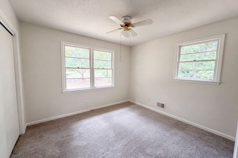 Photo 9 of 16 of 406 Lafayette Way, Camden, SC