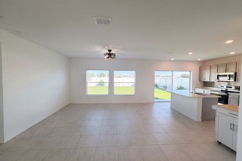 Photo 3 of 42 of 124 Citrine Loop, Kissimmee, FL