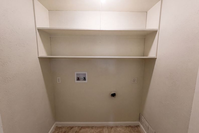 Photo 15 of 17 of 6302 Elder Grove Dr, Dallas, TX