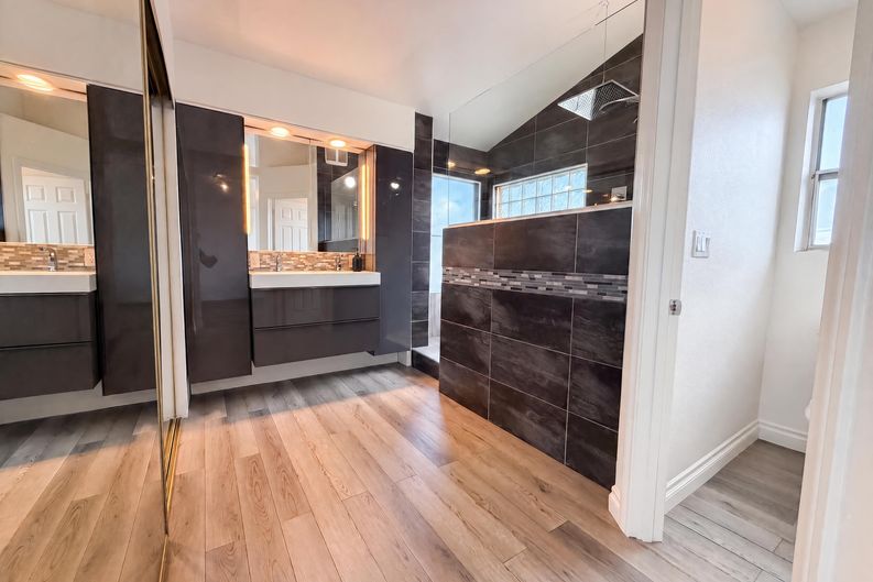 Photo 12 of 22 of 7504 Holloran Ct, Las Vegas, NV