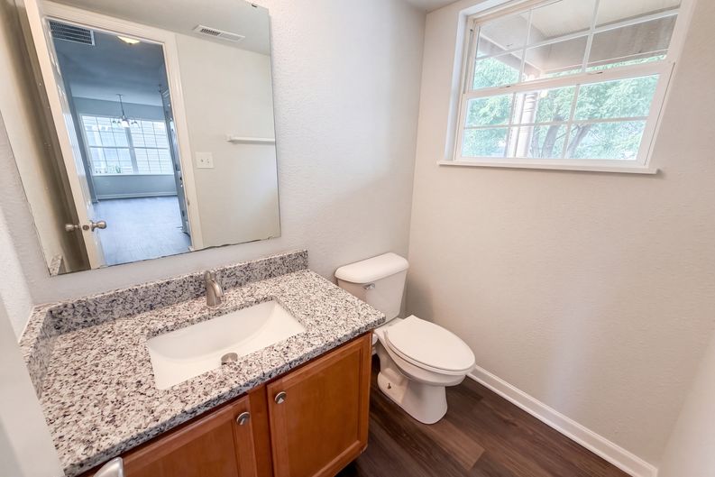 Photo 32 of 69 of 2327 Rostock Ct, Indianapolis, IN