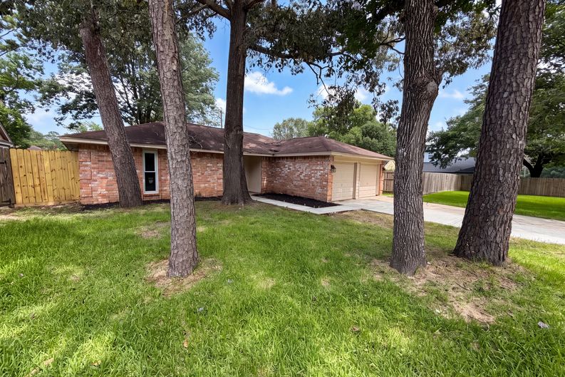 Photo 17 of 19 of 17110 Golf Club Dr, Crosby, TX