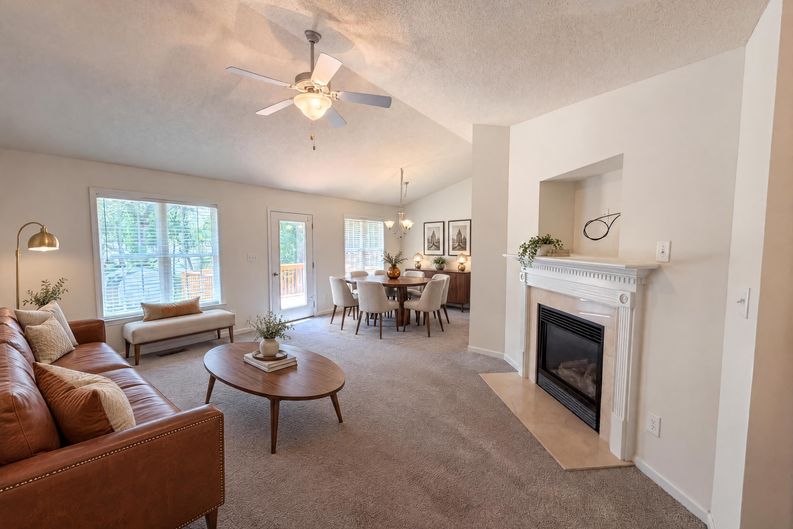 Photo 3 of 19 of 470 Kinsman Ct, Fuquay Varina, NC