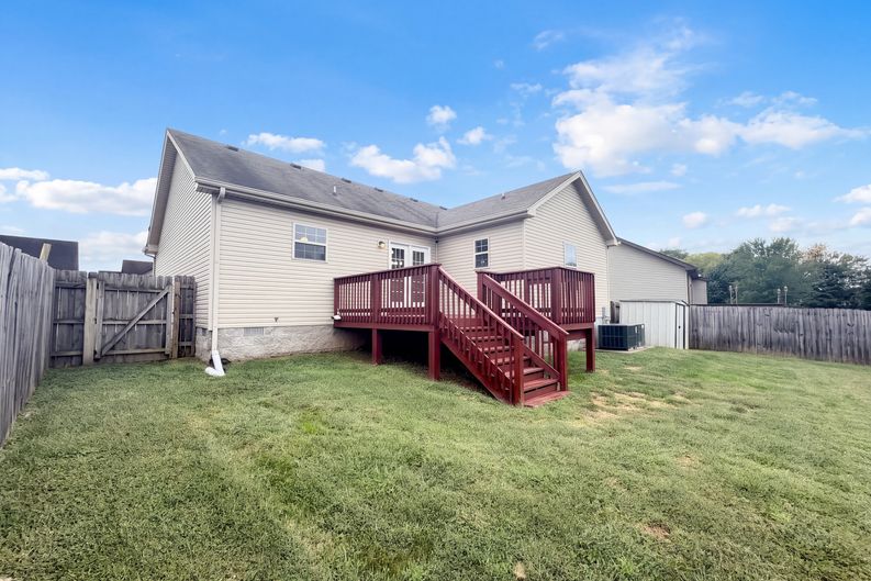 Photo 12 of 13 of 671 Fox Trail Ct, Clarksville, TN