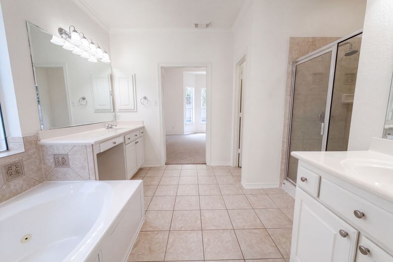 Photo 16 of 40 of 25719 Shady Spruce Ln, Katy, TX
