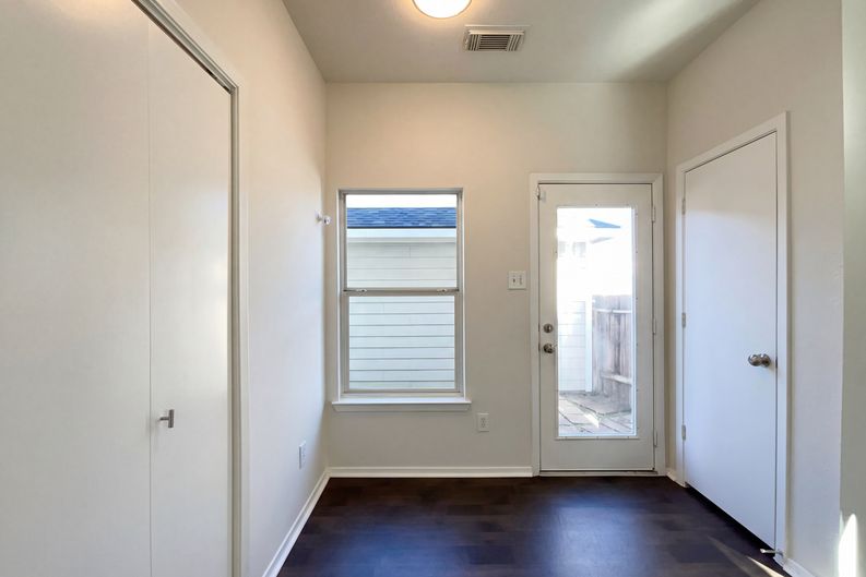 Photo 10 of 17 of 6434 Provident Green Dr, Katy, TX