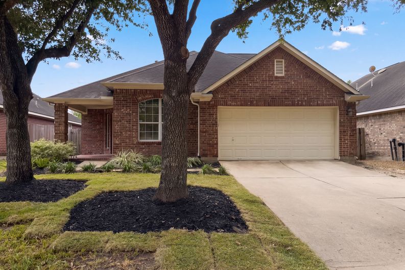 Photo 39 of 41 of 11810 White Water Bay Dr, Pearland, TX