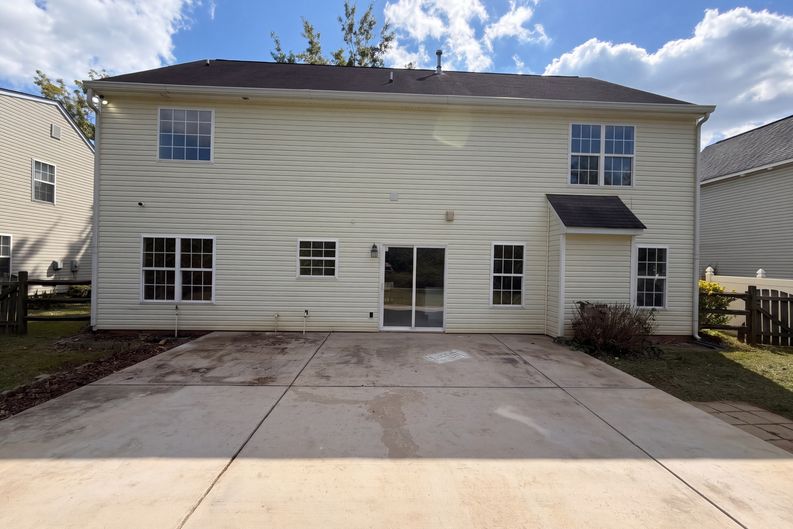 Photo 5 of 29 of 815 Southridge Dr, Monroe, NC