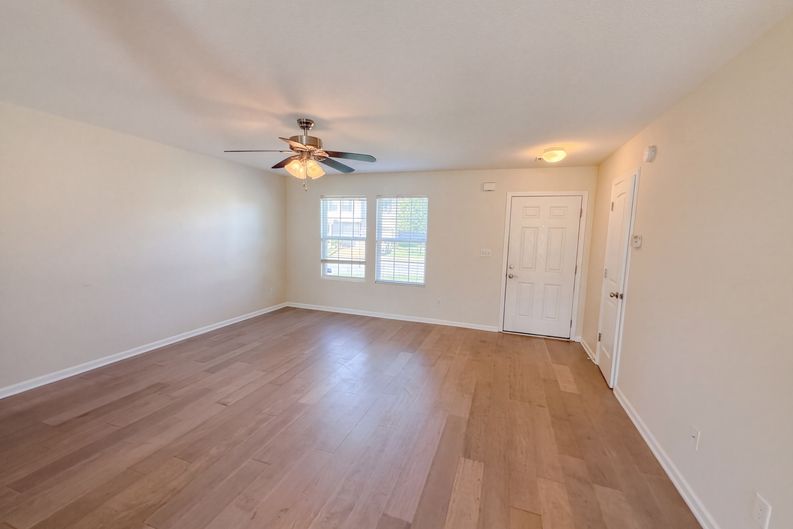 Photo 3 of 21 of 2516 Boxford Ln, Cordova, TN