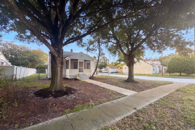 Photo 23 of 26 of 1901 20th Ave N, Saint Petersburg, FL