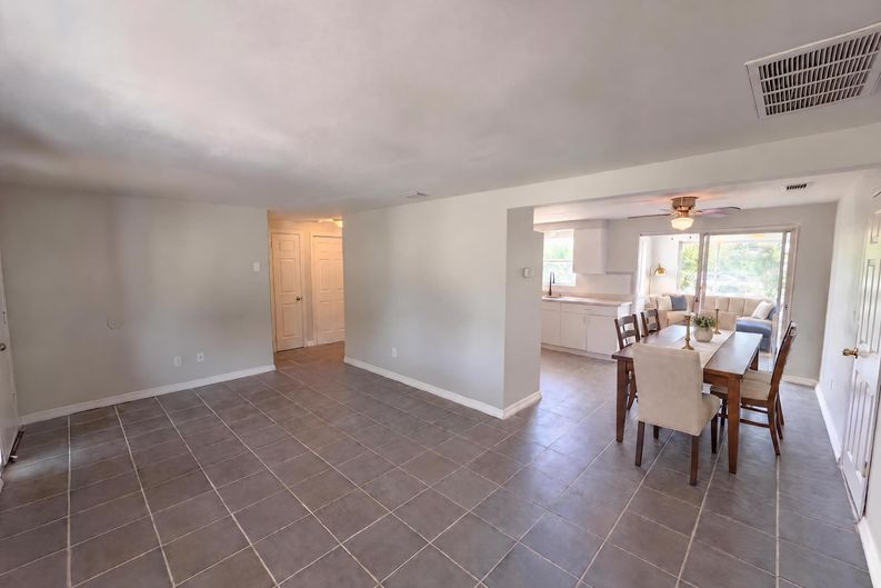 Photo 3 of 28 of 4718 Trafford Rd, Holiday, FL