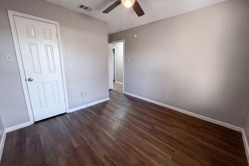 Photo 14 of 17 of 1503 Curtis Ln, Cedar Hill, TX