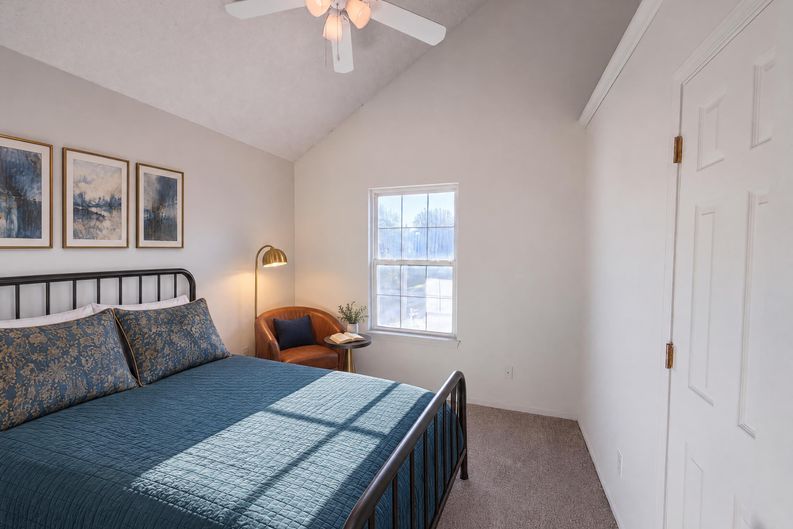 Photo 11 of 25 of 801 Courtland Ct, Belton, MO