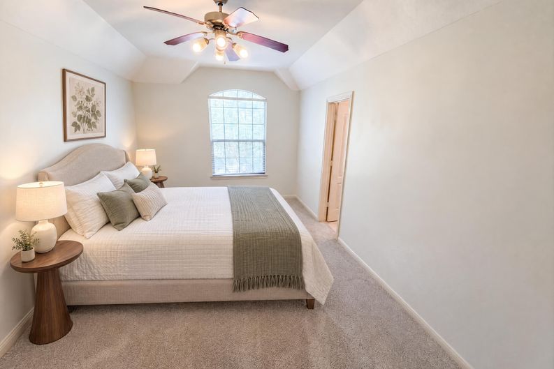 Photo 18 of 36 of 15822 Maple Shores Dr, Houston, TX