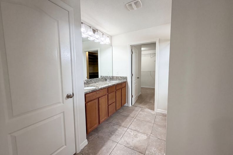 Photo 19 of 29 of 14207 Alistar Manor Dr, Wimauma, FL