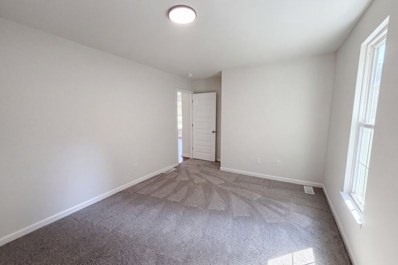 Photo 16 of 33 of 4982 Follansbee Rd, Winston Salem, NC