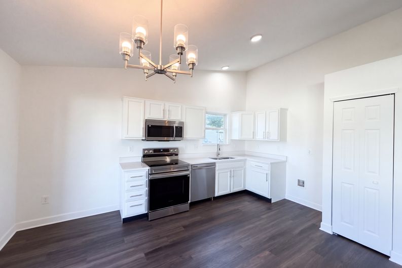 Photo 7 of 20 of 8051 Painted Pony Dr, Indianapolis, IN