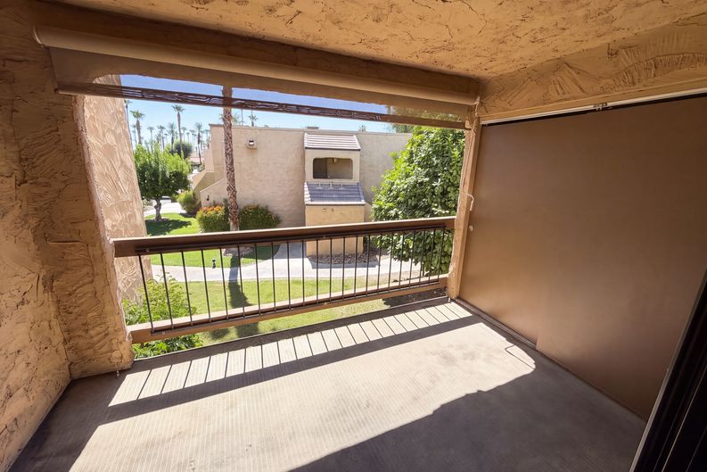 Photo 5 of 18 of 5300 E Waverly Dr, Palm Springs, CA