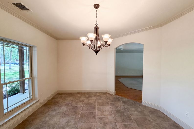 Photo 8 of 25 of 121 Rey Del Mar Cir, Weatherford, TX
