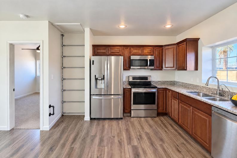 Photo 6 of 29 of 1131 E Virginia Ave, Phoenix, AZ