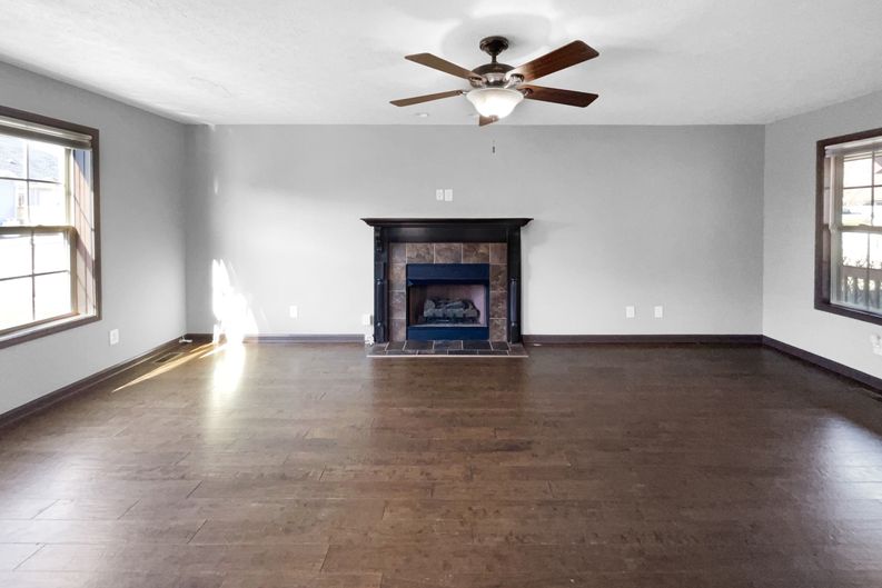 Photo 3 of 26 of 1450 Raven Rd, Clarksville, TN
