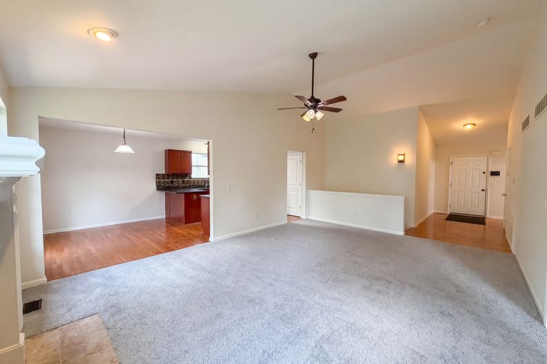 Photo 9 of 21 of 5988 Treetops Dr, Romulus, MI