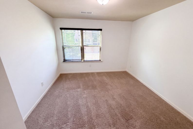 Photo 9 of 21 of 106 Southwind Cir, Newnan, GA