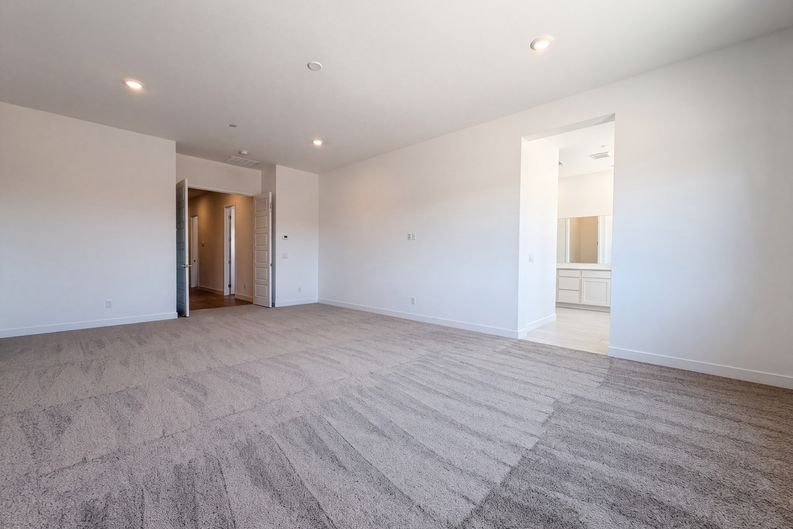 Photo 4 of 28 of 8220 Gusty Brook St, Las Vegas, NV