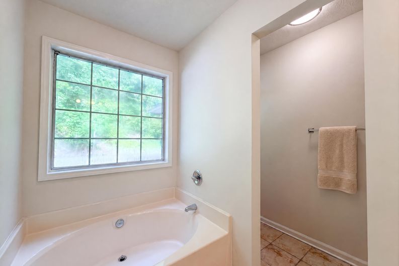 Photo 18 of 22 of 430 Cornwallis Way, Fayetteville, GA