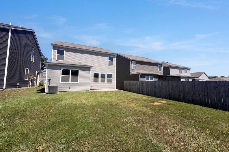Photo 5 of 21 of 9181 War Eagles Way, Ashland City, TN