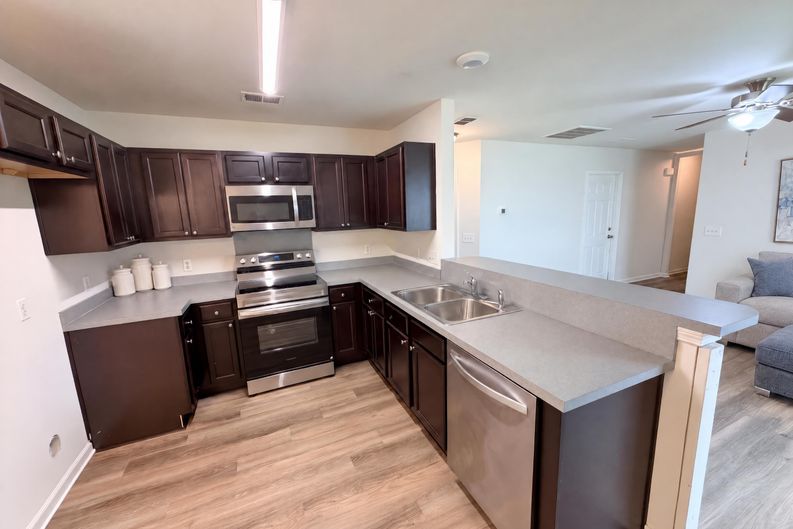 Photo 6 of 14 of 168 Brittondale Rd, Summerville, SC
