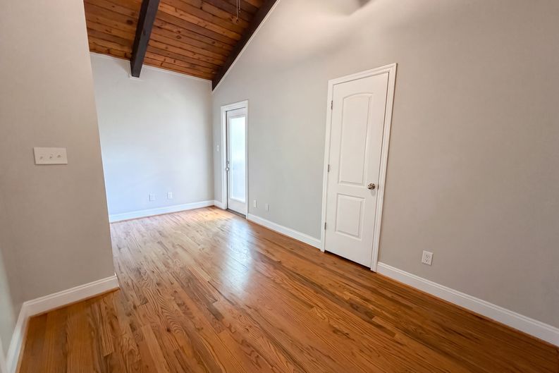 Photo 12 of 27 of 2801 Shades Crest Rd, Vestavia Hills, AL