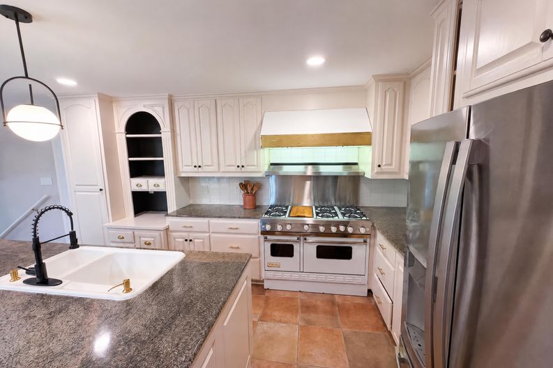 Photo 26 of 41 of 1030 McLaughlin Dr, Charlotte, NC