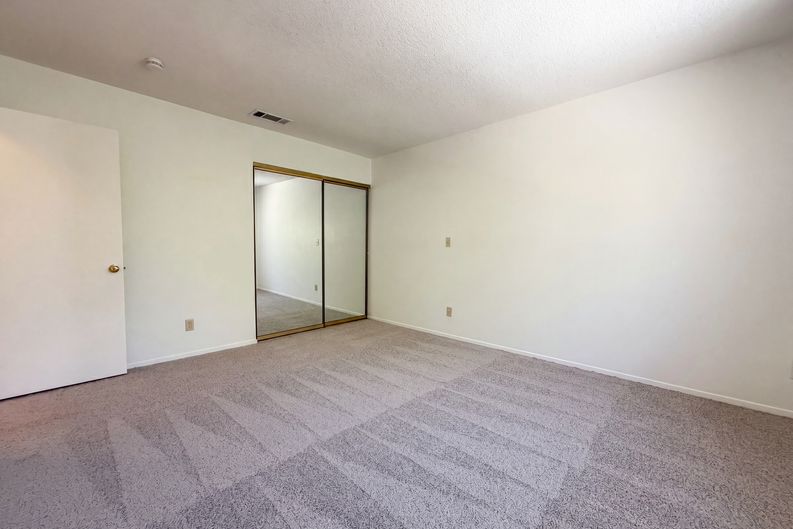 Photo 15 of 28 of 2801 Autumn Haze Ln, Las Vegas, NV