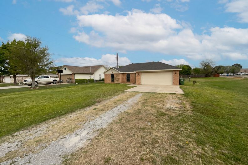 Photo 16 of 17 of 602 Torero Dr, Oak Point, TX