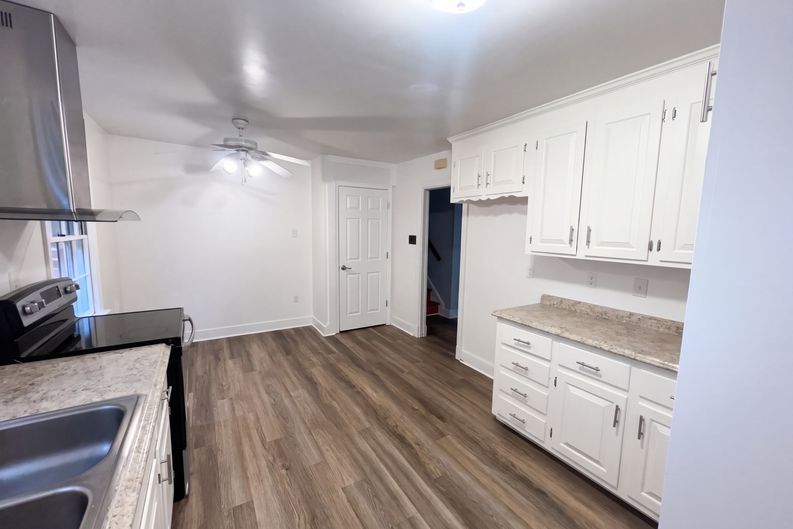 Photo 11 of 29 of 1600 Donora Ct, Henrico, VA