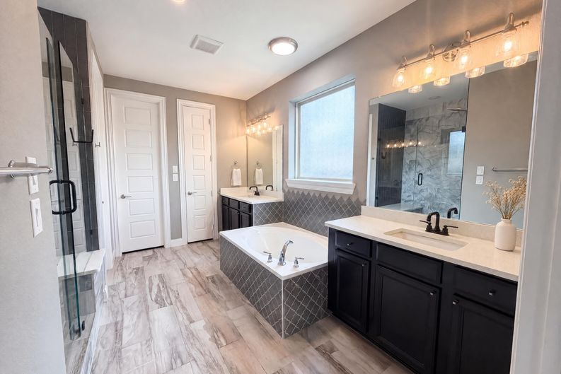 Photo 10 of 42 of 7221 Durand Dr, Irving, TX