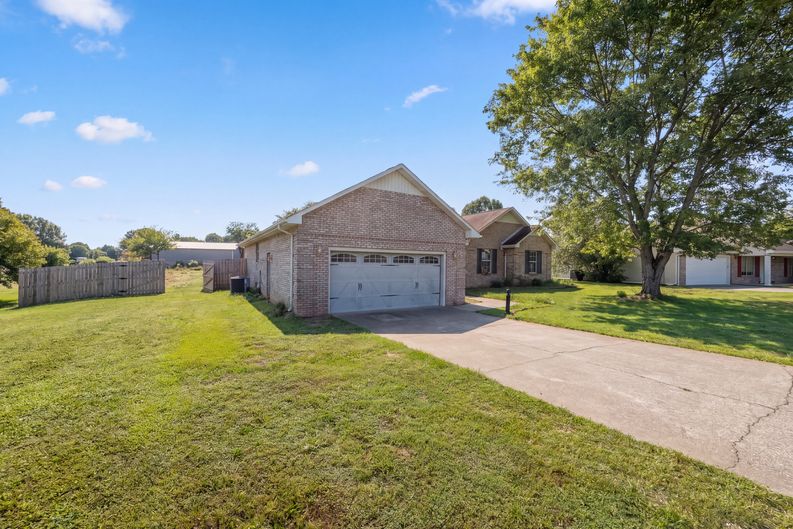 Photo 21 of 23 of 758 Meadow Ridge Rd, Walland, TN