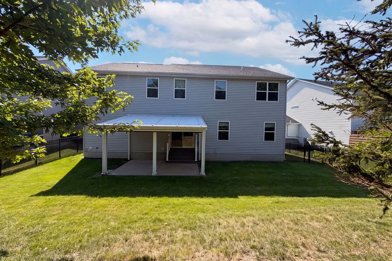 Photo 5 of 28 of 5945 Hawkins Ridge Ct, Saint Louis, MO