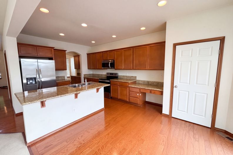 Photo 7 of 32 of 7629 NE 201st Pl, Kenmore, WA