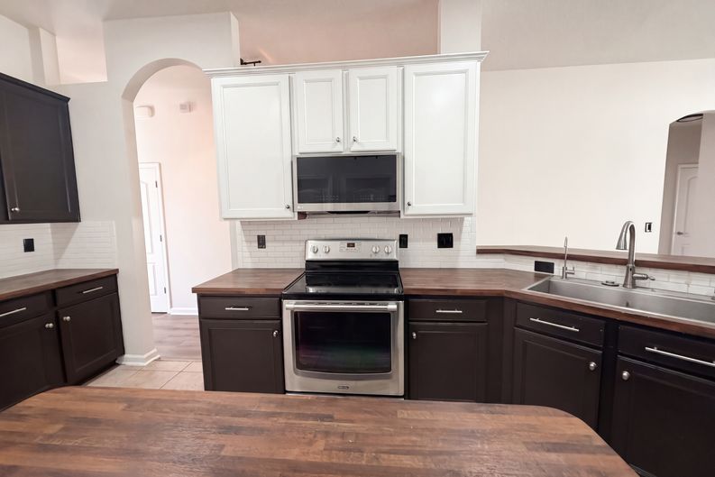 Photo 10 of 21 of 45168 Ingleham Cir, Callahan, FL