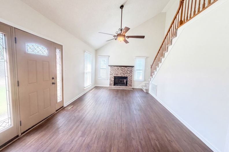 Photo 6 of 23 of 1819 Bourne Cir, Clarksville, TN