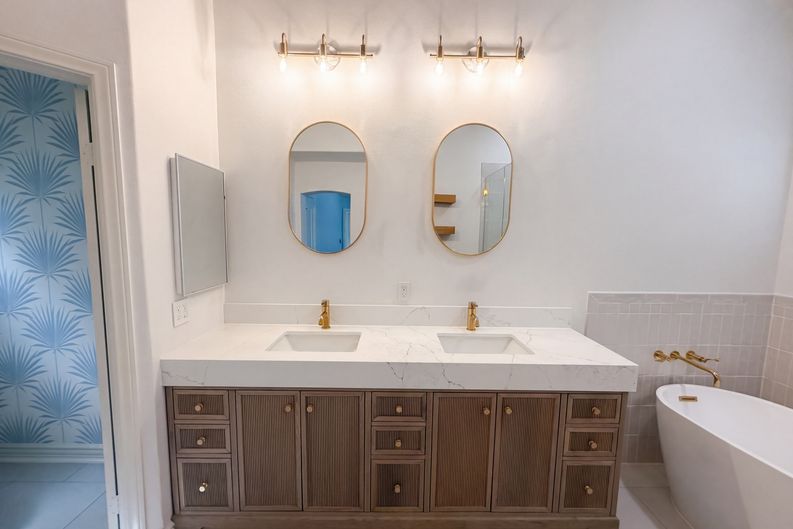 Photo 12 of 21 of 18743 Chapel Ln, Huntington Beach, CA