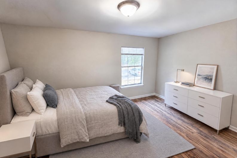 Photo 14 of 19 of 4037 Briarhill Dr, Charlotte, NC
