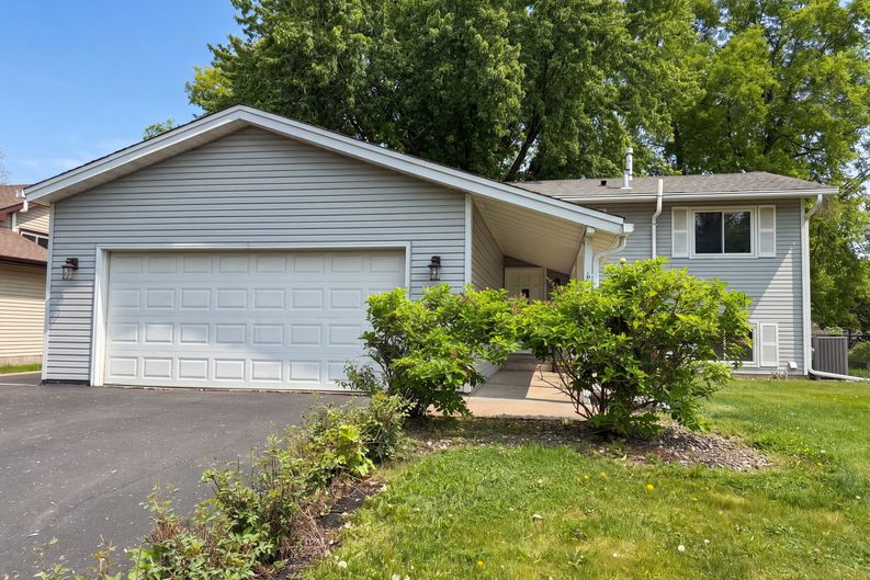 Photo 18 of 24 of 11878 100th Pl N, Maple Grove, MN