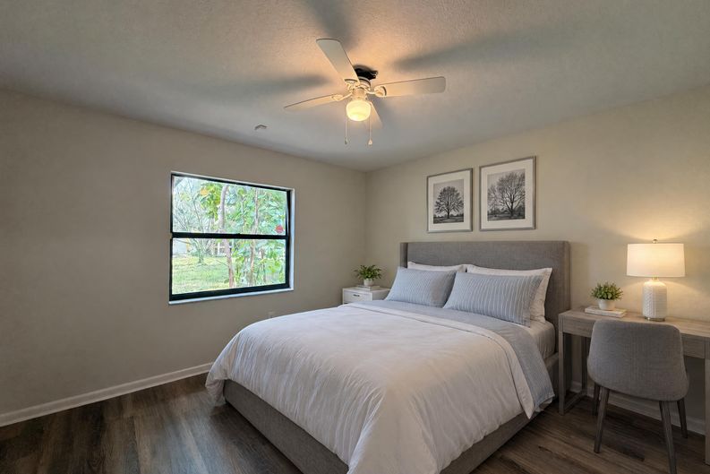 Photo 10 of 21 of 1711 Avant St, Valrico, FL