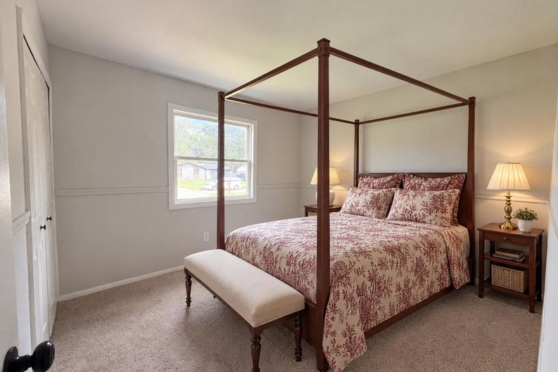 Photo 6 of 28 of 10820 Jackson St, Van Buren Township, MI