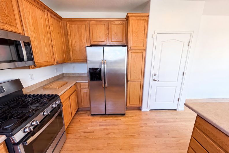 Photo 6 of 31 of 10253 Uravan St, Commerce City, CO