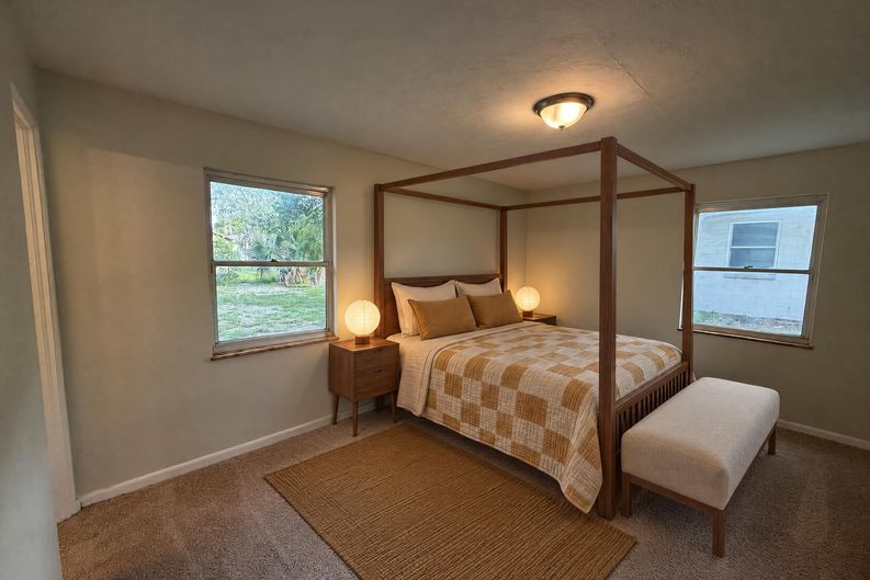Photo 20 of 24 of 411 W Seminole Ave, Eustis, FL